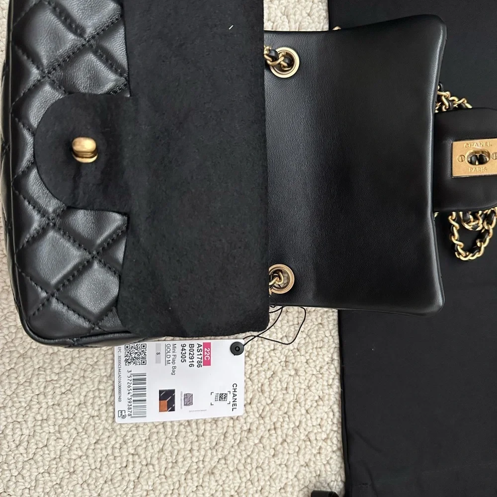 Brand new with tag 22C CHANEL pearl crush mini square black with gold ball - Picture 6 of 9